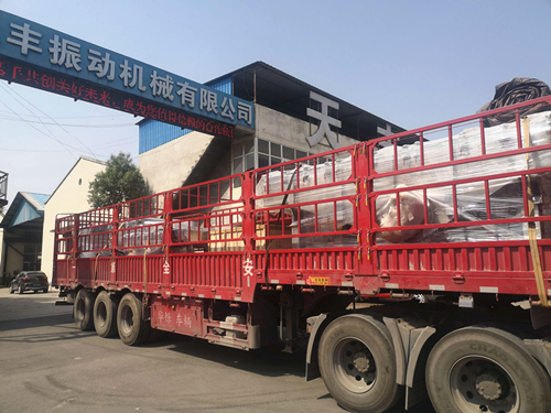 全不銹鋼噴砂直線振動(dòng)篩已發(fā)貨,請(qǐng)?jiān)?jīng)理注意查收！